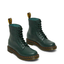 Cargar imagen en el visor de la galería, Dr Martens - 1460_PASCAL
